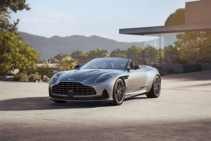 Aston Martin DB12 Volante 2025